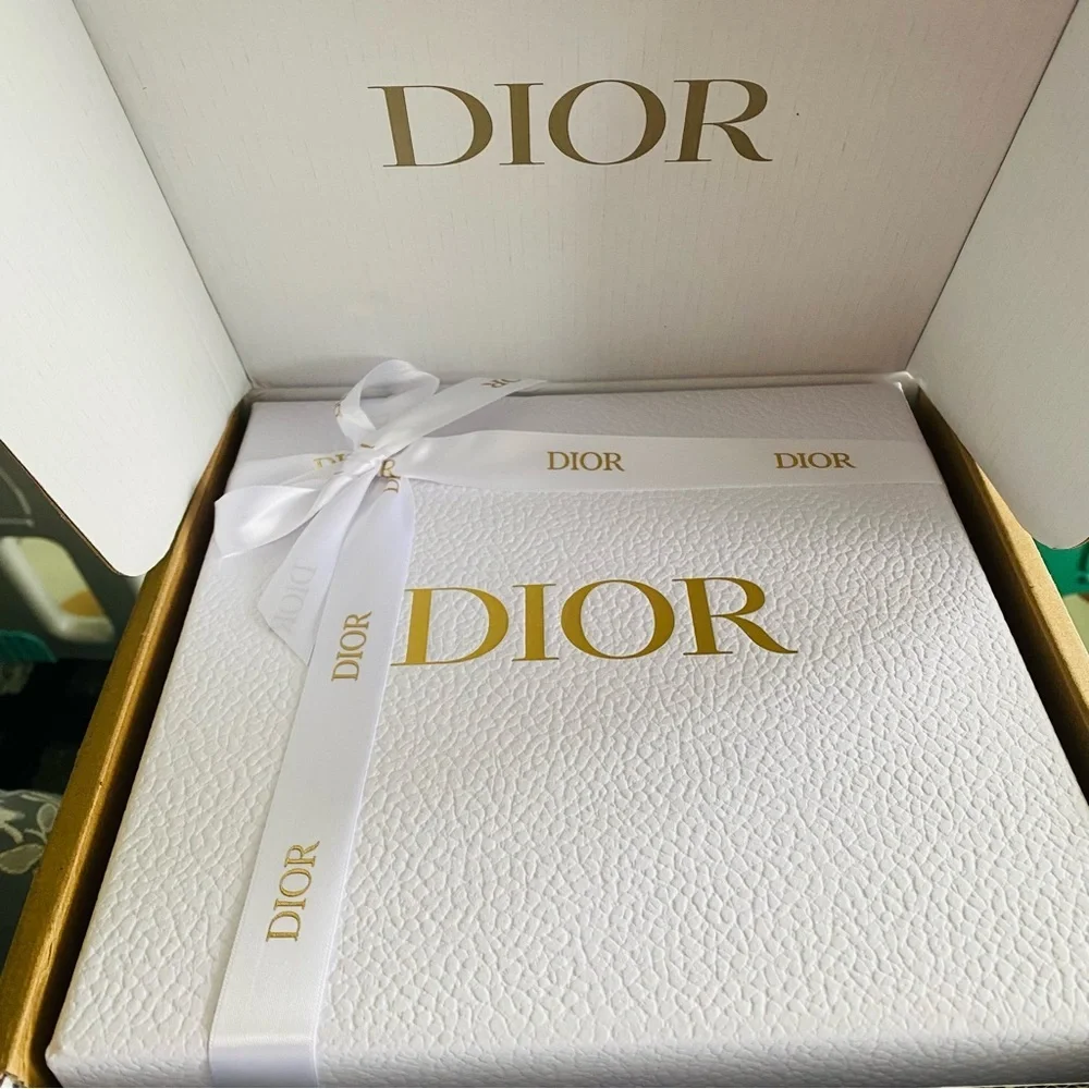 Dior Gift box with ribbon and golden fonts